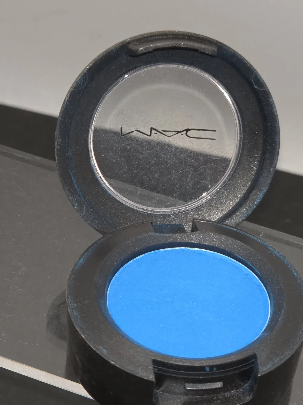 DISCONTINUED MAC EYESHADOW - 